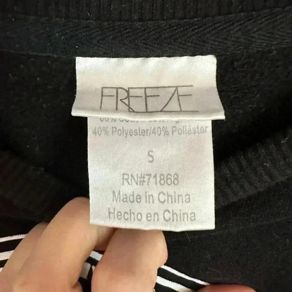 NASA space station sweater - Picture 3 of 3